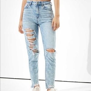 American Eagle Ripped Mom Jean Size 0 EUC